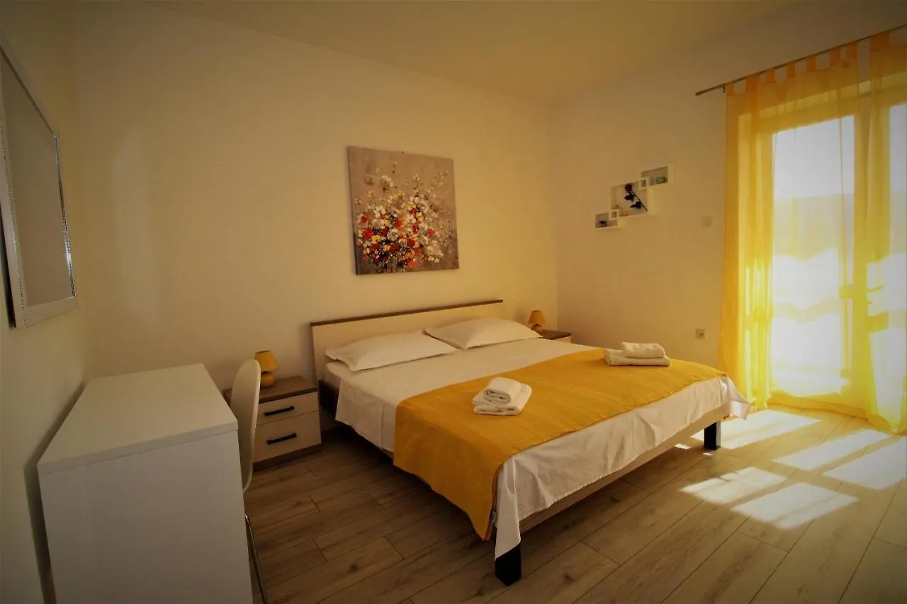Apartments And Rooms With Parking Space Pag - 13060 باغ 3*,  كرواتيا