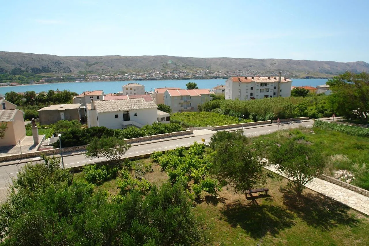 Apartments And Rooms With Parking Space Pag - 13060 باغ بيت ضيافة