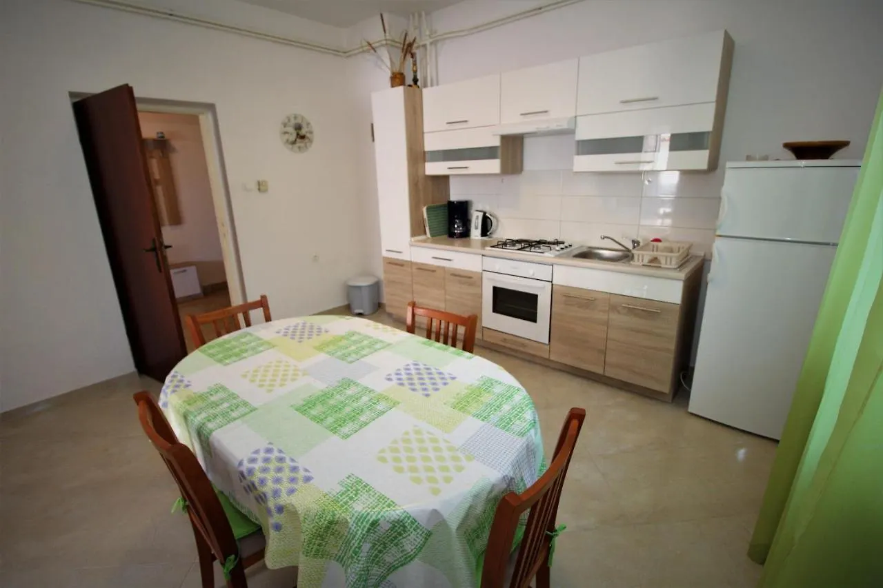 Apartments And Rooms With Parking Space Pag - 13060 باغ 3*,
